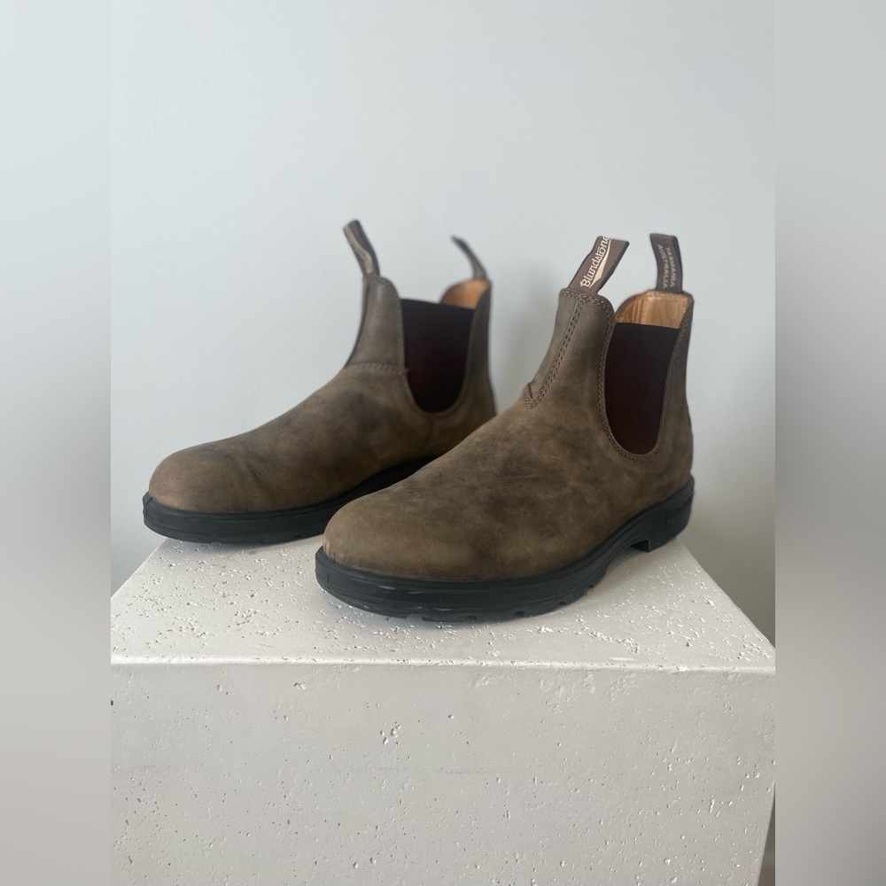 Blundstone Men’s Classics Chelsea Boots Rustic Brown Size 11.5 US.